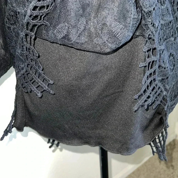 HALO Women’s Black Lace Fringe Sheer Floral Lined Boho 3/4 Sleeve Top Medium - Picture 7 of 16